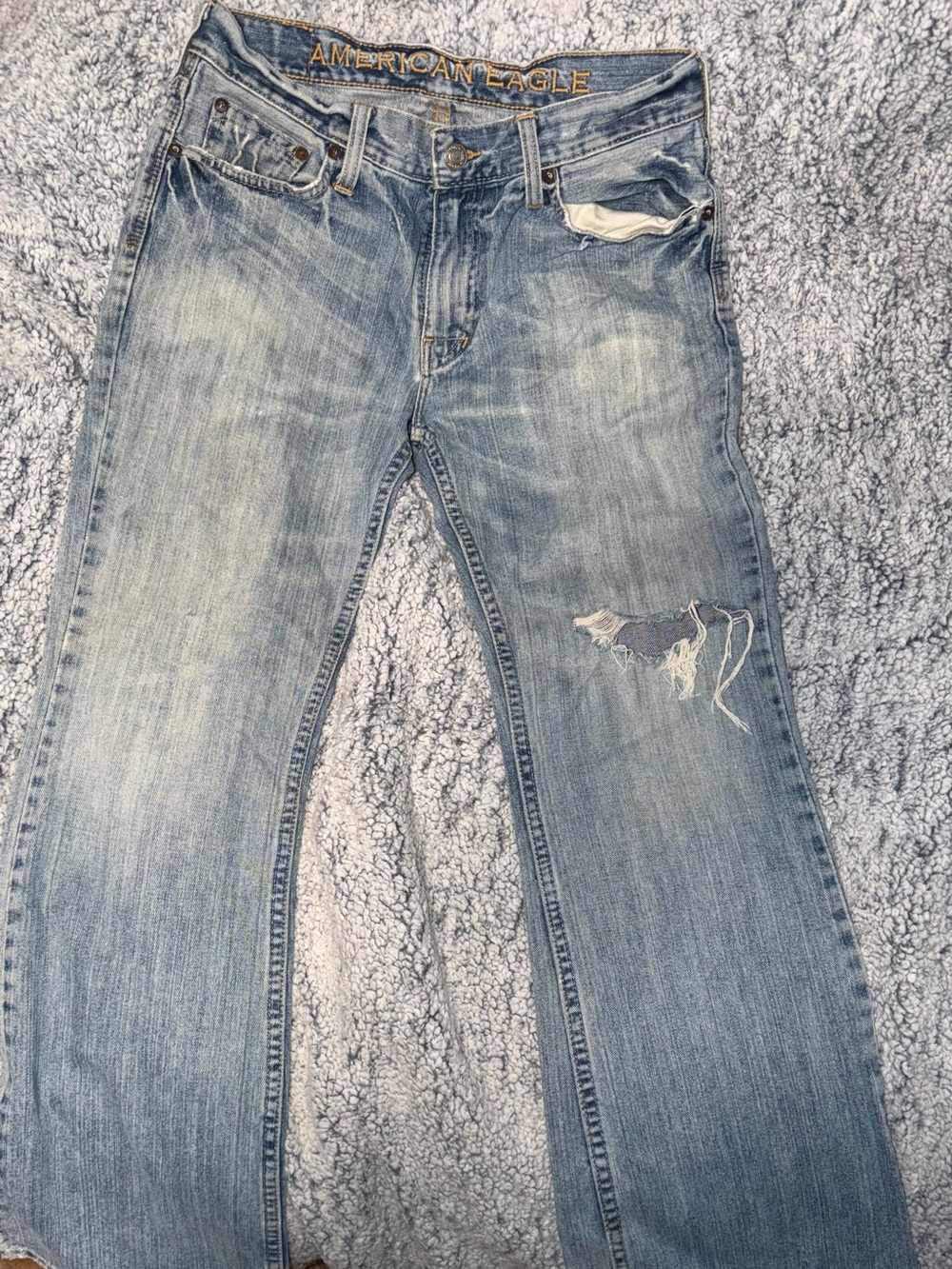 American Eagle Outfitters women’s Light Wash Distressed Jeans - Light Blue